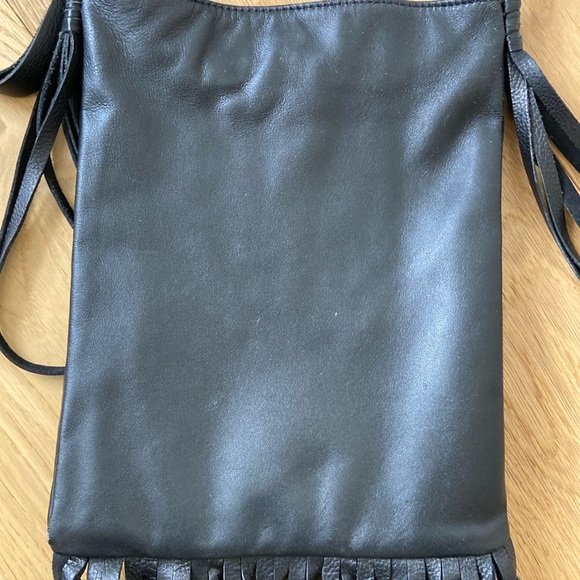 ECOTE Vegan crossbody fringe bag - Picture 9 of 9